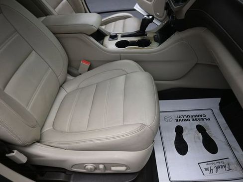 Used 2019 GMC Acadia Denali w/ Technology Package FWD image 27