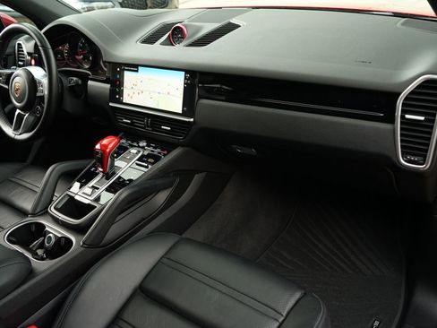 Used 2022 Porsche Cayenne S AWD/4WD image 5
