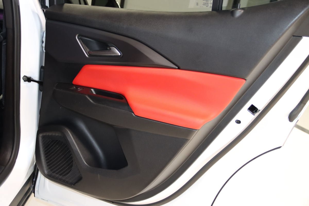 Used 2025 Chevrolet Equinox EV RS FWD image 68