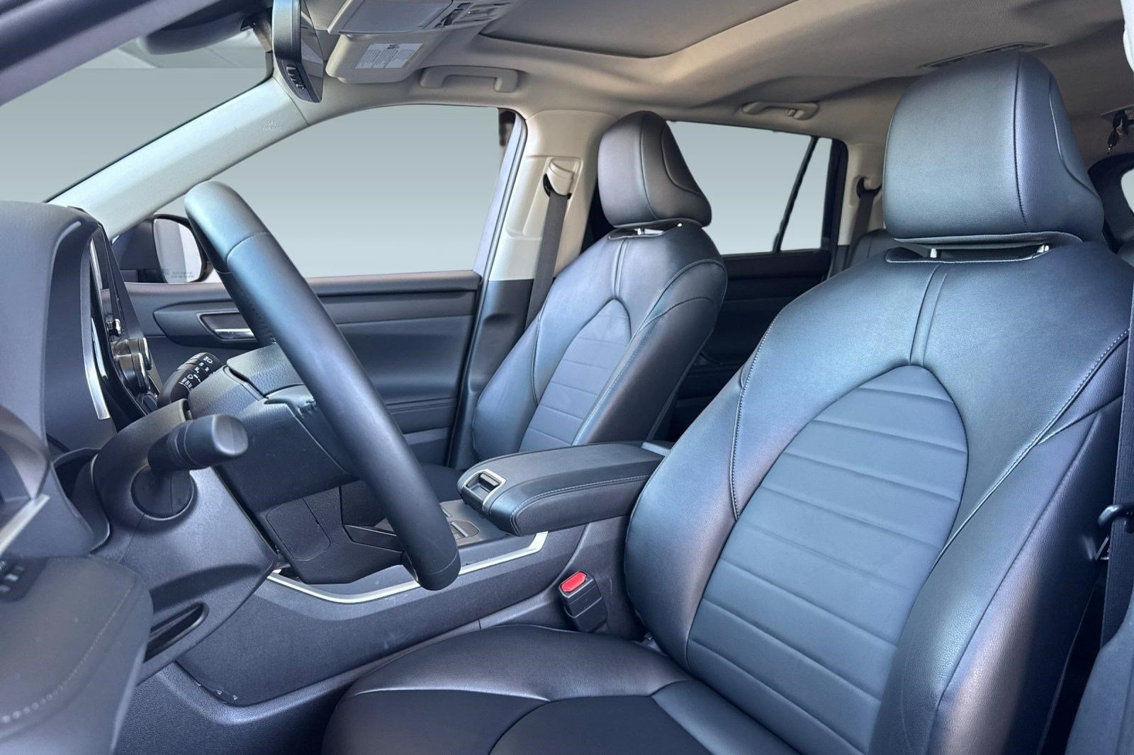 Used 2026 Toyota Highlander XLE AWD/4WD image 5