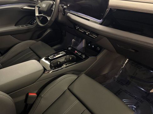 New 2025 Audi Q6 e-tron Premium Plus image 15