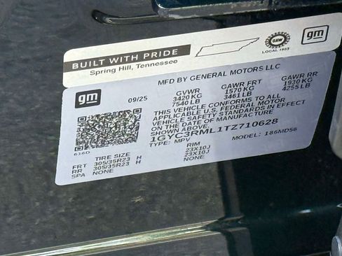 Used 2026 Cadillac Vistiq Platinum w/ LPO, Floor Liner Package AWD/4WD image 34