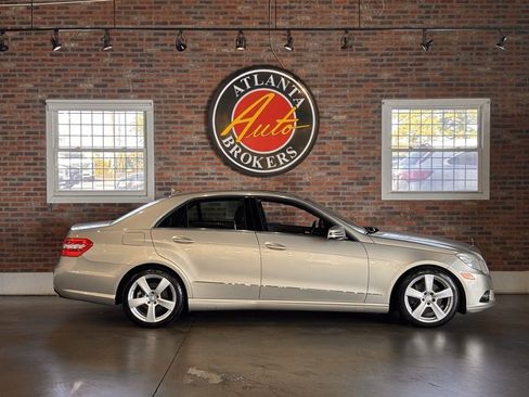 Used 2010 Mercedes-Benz E 350 Sedan image 15