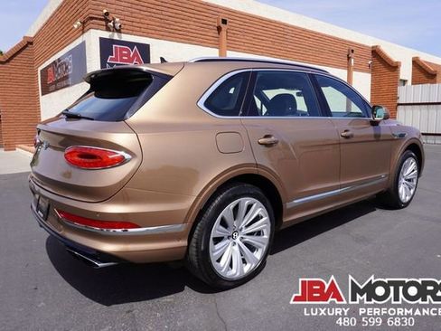 Used 2021 Bentley Bentayga image 3