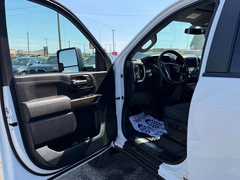 Used 2020 Chevrolet Silverado 3500 LT AWD/4WD image 11