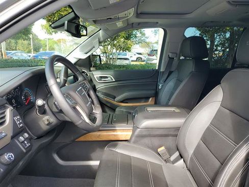Used 2020 GMC Yukon Denali w/ Denali Premium Package image 18