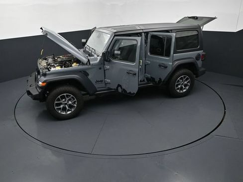 Used 2025 Jeep Wrangler Unlimited Sport AWD/4WD image 26