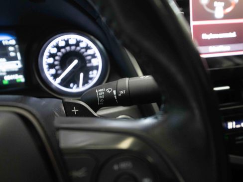 Used 2021 Toyota Camry SE image 14