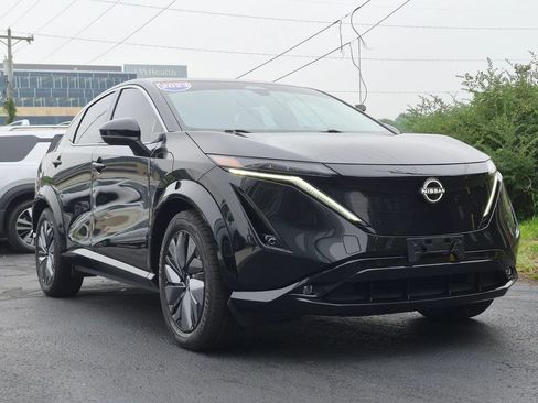 Used 2023 Nissan Ariya FWD image 1