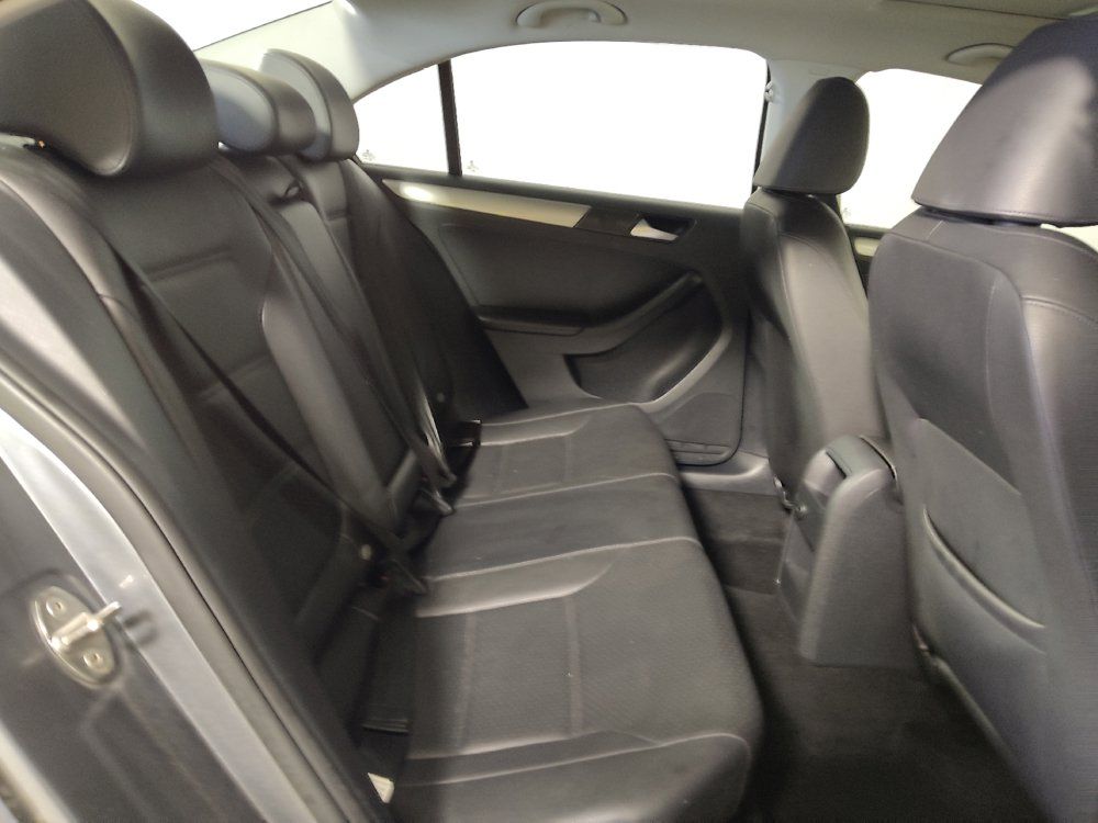Used 2017 Volkswagen Jetta SE FWD image 19