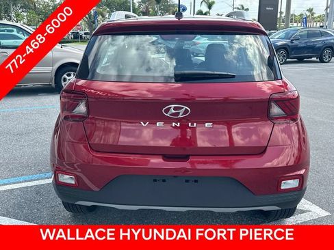 Used 2023 Hyundai Venue Limited w/ Cargo Package FWD image 8