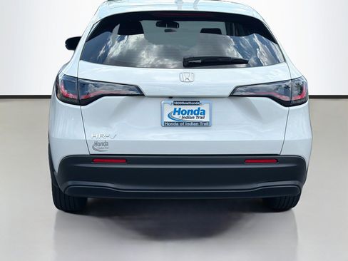 Used 2025 Honda HR-V LX image 6