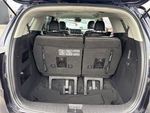Used 2024 Kia Carnival LX FWD image 37