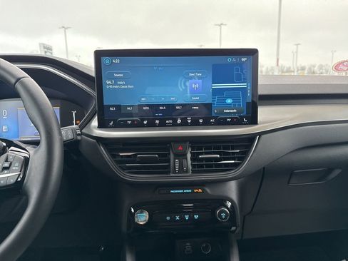 Used 2025 Ford Escape SE image 14