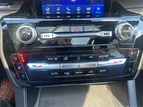 Used 2022 Ford Explorer Limited w/ Limited Technology Package image 20