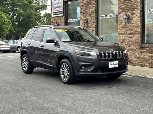 Used 2019 Jeep Cherokee Latitude Plus w/ Cold Weather Group AWD/4WD image 7