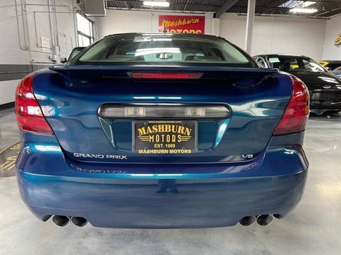 Used 2006 Pontiac Grand Prix GXP w/ Sun And Sound Package image 13