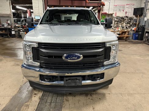 Used 2018 Ford F350 XL w/ Power Equipment Group image 7