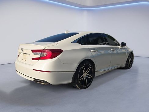 Used 2022 Honda Accord Touring image 6