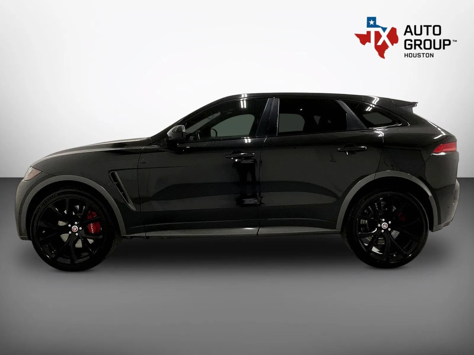 Used 2020 Jaguar F-PACE SVR AWD/4WD image 9