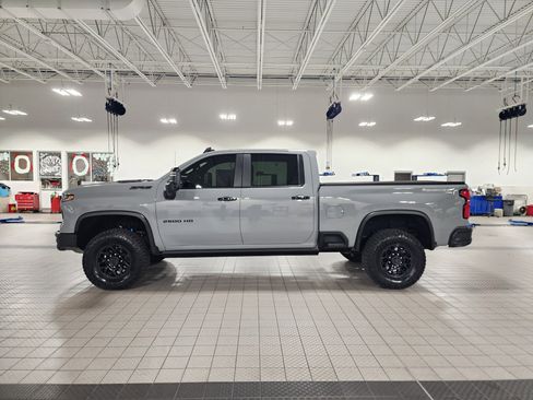 Used 2024 Chevrolet Silverado 2500 ZR2 w/ ZR2 Bison Edition image 8