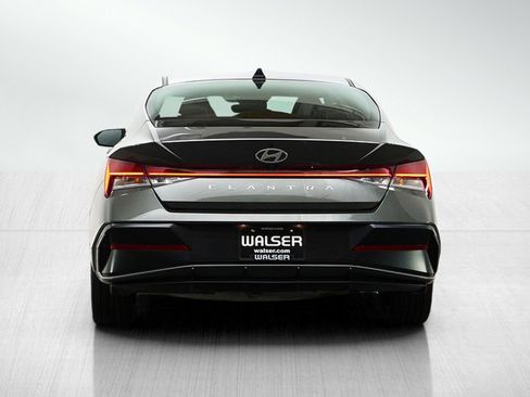 Used 2025 Hyundai Elantra SEL FWD image 4