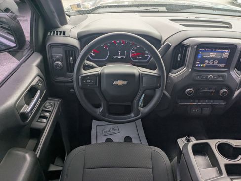 Used 2022 Chevrolet Silverado 1500 Custom image 15