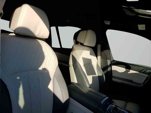 Used 2023 BMW X7 M60i w/ Executive Package image 15