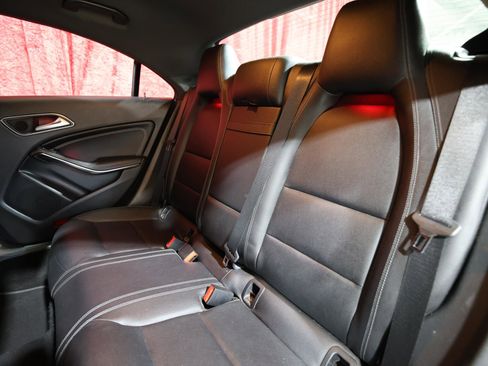Used 2018 Mercedes-Benz CLA 250 image 14