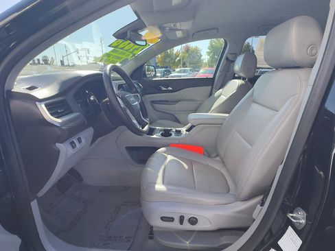 Used 2023 GMC Acadia SLT image 17