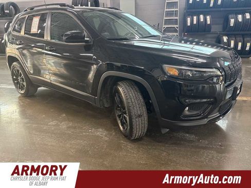 Used 2023 Jeep Cherokee Altitude Lux image 3