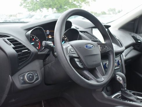 Certified 2018 Ford Escape SE w/ SE Sync 3 Package image 9