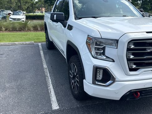 Used 2021 GMC Sierra 1500 AT4 w/ AT4 Value Package AWD/4WD image 3