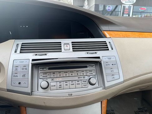 Used 2006 Toyota Avalon XLS image 18