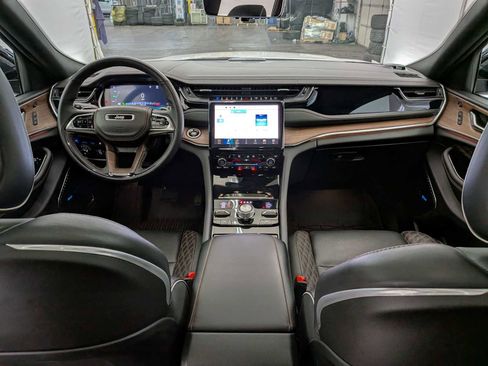 Used 2023 Jeep Grand Cherokee Summit w/ Advanced Protech Group IV image 17