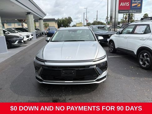 Used 2025 Hyundai Sonata SEL FWD image 2