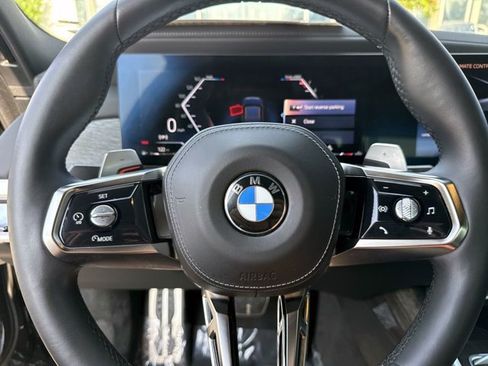 Used 2023 BMW i7 xDrive60 AWD/4WD image 29