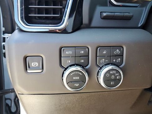 New 2026 GMC Sierra 3500 Denali w/ Denali Reserve Package AWD/4WD image 31