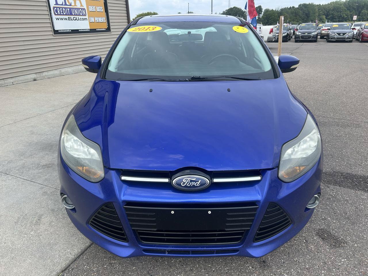 Used 2013 Ford Focus Titanium w/ Titanium Handling Pkg FWD image 2