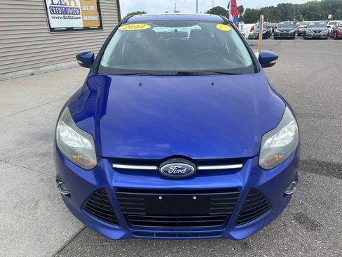 Used 2013 Ford Focus Titanium w/ Titanium Handling Pkg FWD image 2