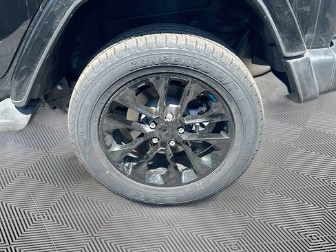 Certified 2022 Jeep Wrangler Unlimited Sahara AWD/4WD image 34