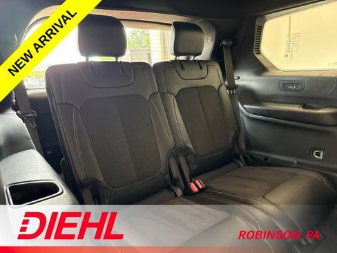 Used 2023 Jeep Grand Cherokee L Laredo AWD/4WD image 11