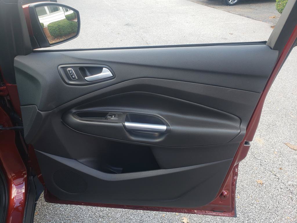 Used 2016 Ford Escape SE FWD image 18