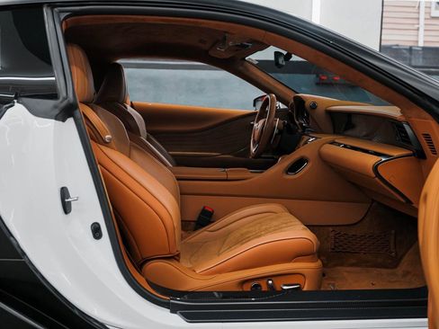Used 2020 Lexus LC 500 Coupe w/ Performance Package image 29