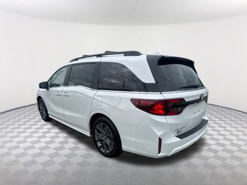 New 2026 Honda Odyssey Touring image 6