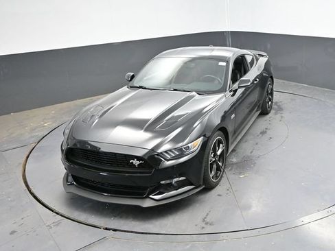Used 2016 Ford Mustang GT Premium w/ Equipment Group 401A RWD image 37