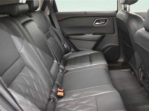 Used 2021 Nissan Rogue Platinum image 13