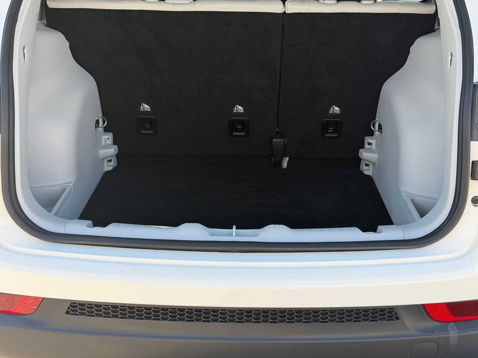 Used 2018 Jeep Compass Latitude w/ Popular Equipment Group FWD image 33