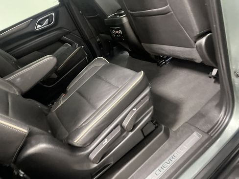 Used 2023 Chevrolet Suburban Premier AWD/4WD image 22