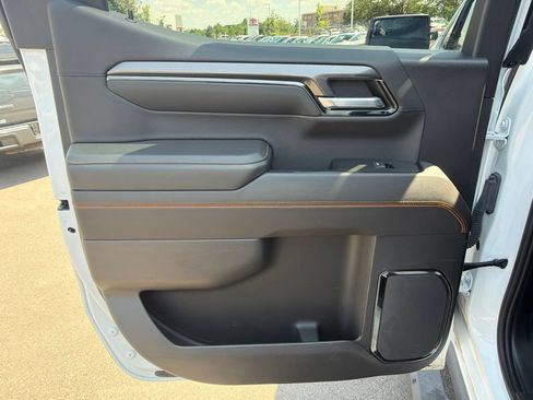 Used 2022 GMC Sierra 1500 AT4 w/ AT4 Preferred Package AWD/4WD image 18